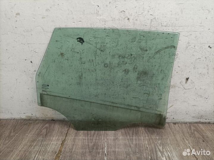 Стекло заднее левое Opel Astra J хетчбэк 5дв