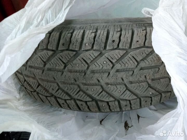 Tigar TG 505 215/55 R17