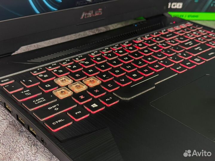 Игровой ноутбук Asus: GTX1650 + i5 + 16Gb