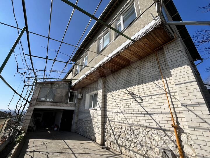 Дом 300 м² на участке 4,5 сот.