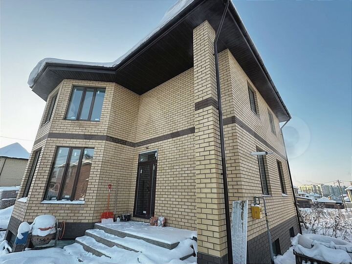 Коттедж 232 м² на участке 5,6 сот.