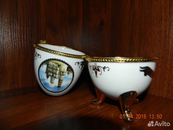 Фарфоровое яйцо-шкатулка