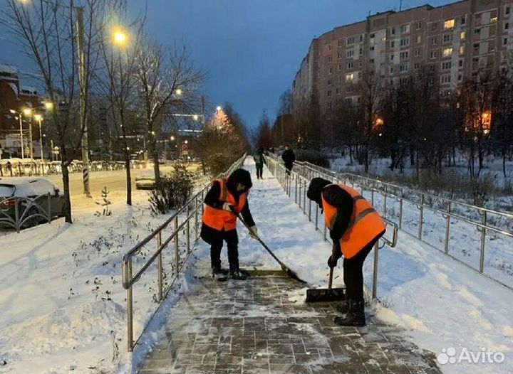 Уборка снега вручную