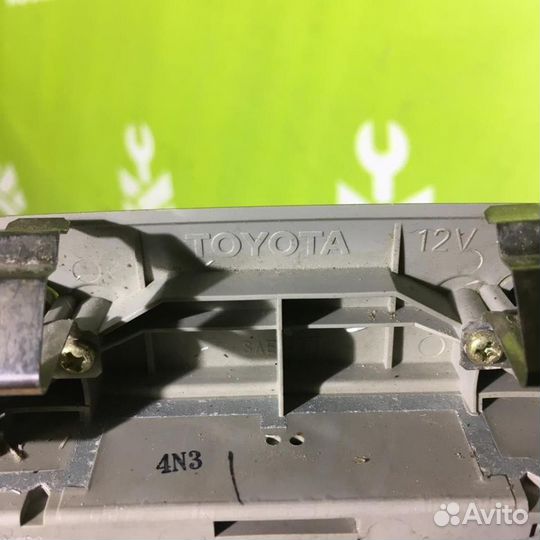 Плафон салонный Тойота Королла Е120