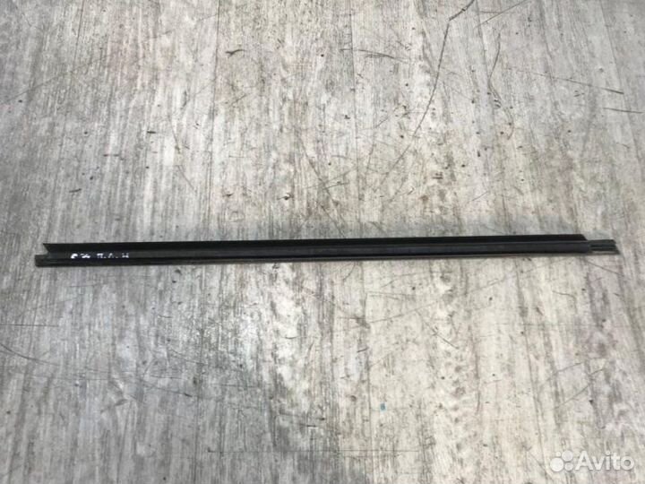 Уплотнитель стекла двери Citroen C3 2002-2009