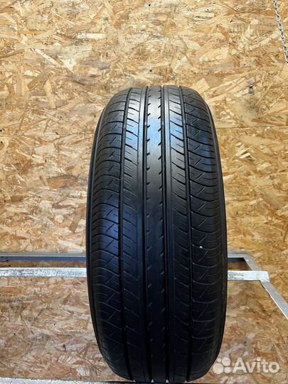 Yokohama dB Decibel E70B 215/60 R16