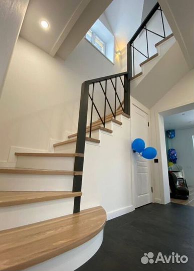 Ступени для лестницы между этажами STU-3256