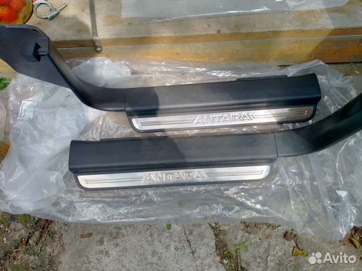 Внутренние накладки порогов Опель Антара