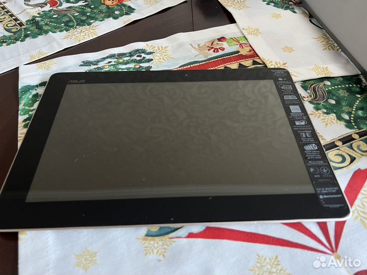 Планшет с док станцией (клавиатура) Asus TF 700