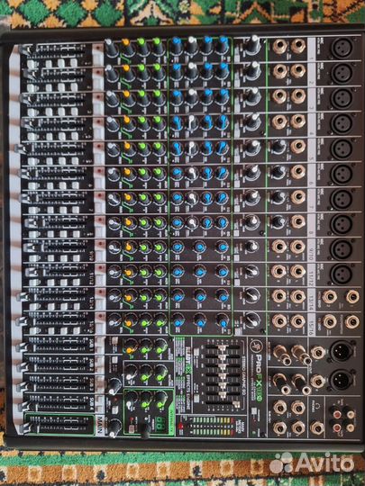 ProFX16v2 16-channel4-bus effects mixer with usb