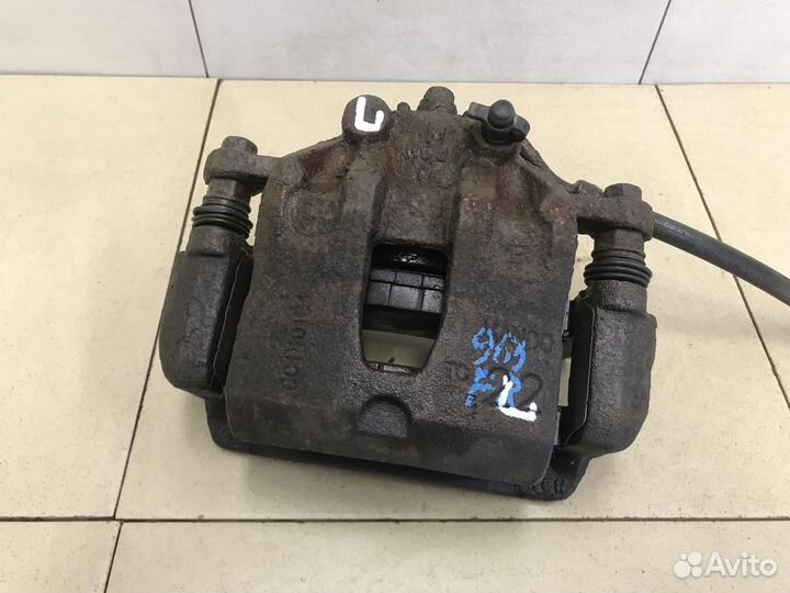 Суппорт передний левый Solaris 2010-2017