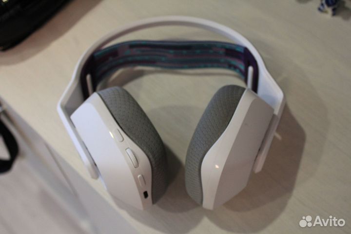 Наушники logitech g733