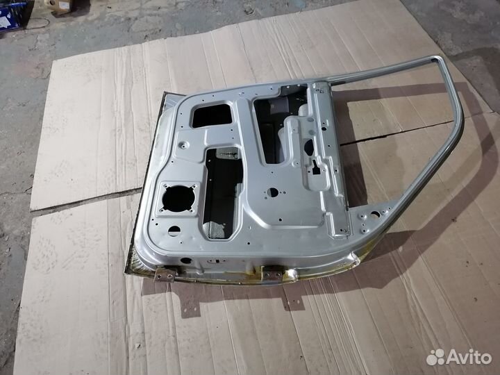 Дверь передняя левая УАЗ патриот