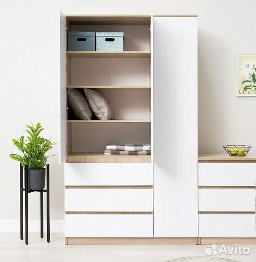 Шкаф 3-х дверный Челси белый глянец / сонома