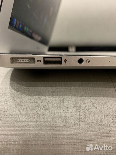 Macbook air 13 2017 года i5, ssd 128 gb