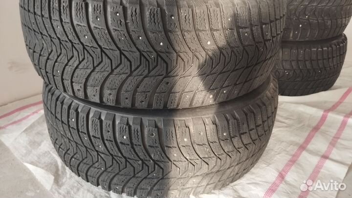 Michelin X-Ice North 215/55 R17