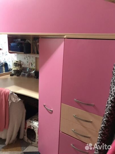 Кровать чердак со столом