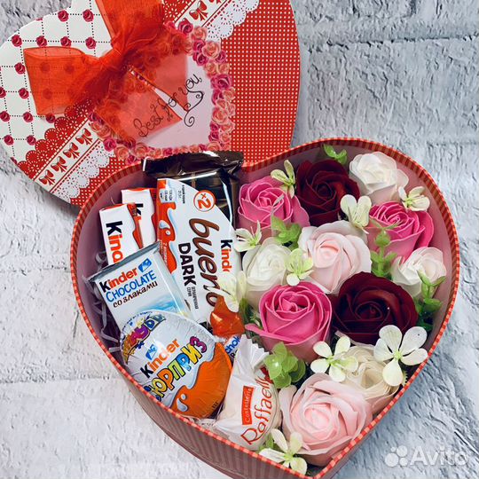 Большой набор с мыльными розами и Киндер