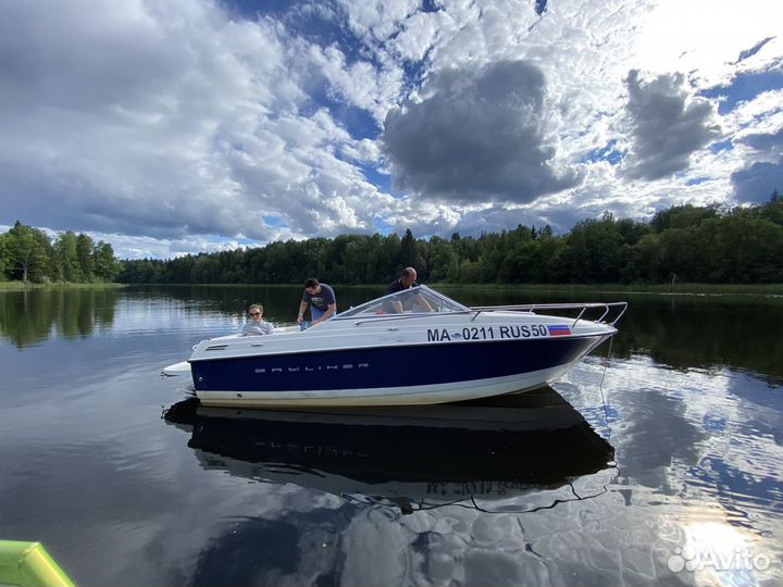 Прогулки на катере, селфи, дни рождения на воде