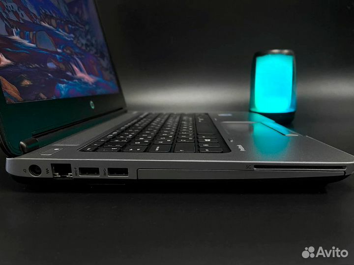 Компактный офисный ноутбук HP на i5