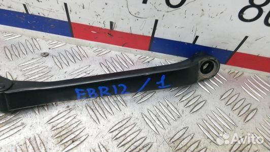 Щеткодержатель лобового стекла toyota RAV 4 ZCA2