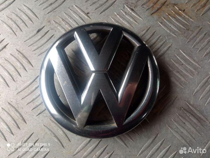 Эмблема на решётку радиатора Volkswagen Polo седан