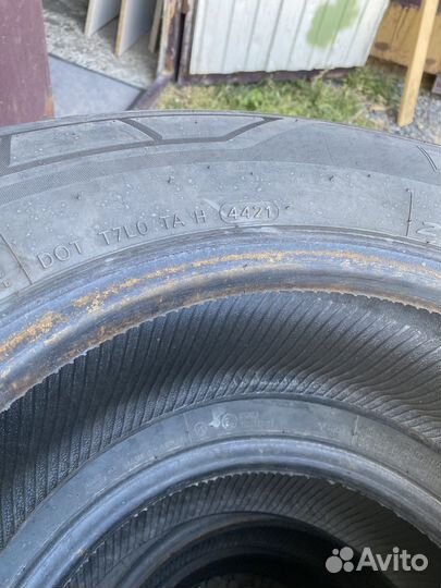 Hankook Vantra LT RA18 215/70 R15C