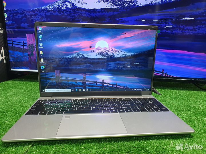 Новый ультрабук на i5 16GB DDR4 512GB SSd