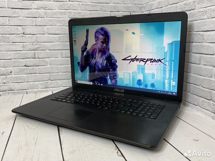 Быстрый ноутбук Asus 17.3