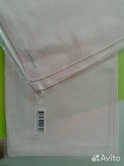 Шарфик guerlain.+косметичка с набором estee lauder