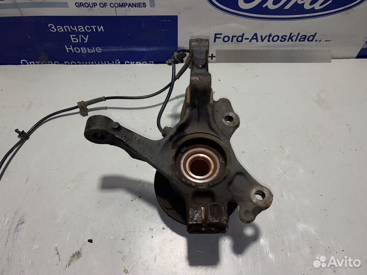 Кулак передний левый Ford Fiesta MK6 2009-2019