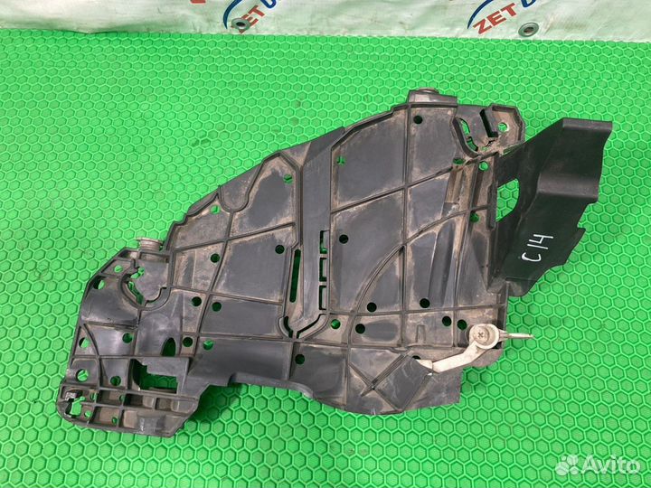 Кронштейн фары передний левый Volkswagen Touareg