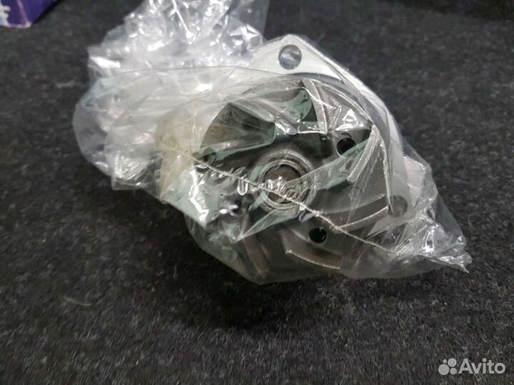 Насос водяной 021121004A VW