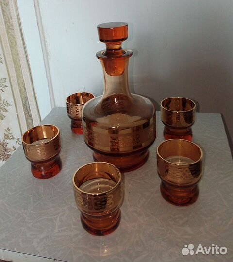 Графин и 5 стопочек. Винтаж. Ретро