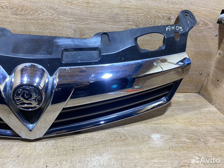 Решетка радиатора Opel Astra H рест Арт. 130317