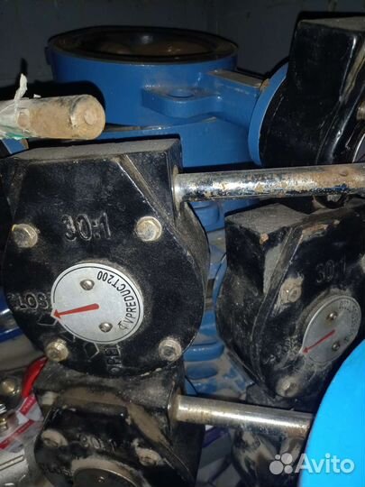 Затворы Tecofi с редуктором ду150,200