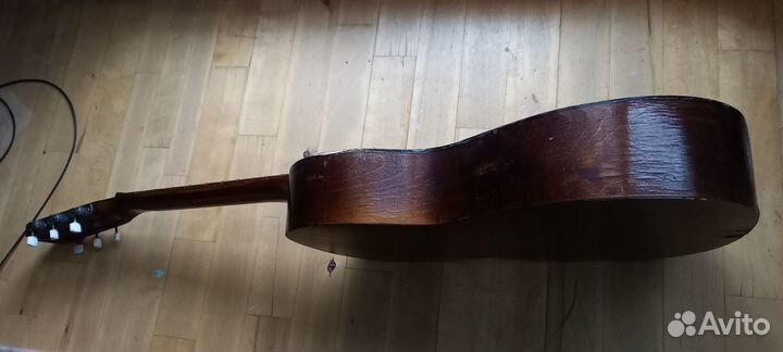 Гитара Луначарского без струн