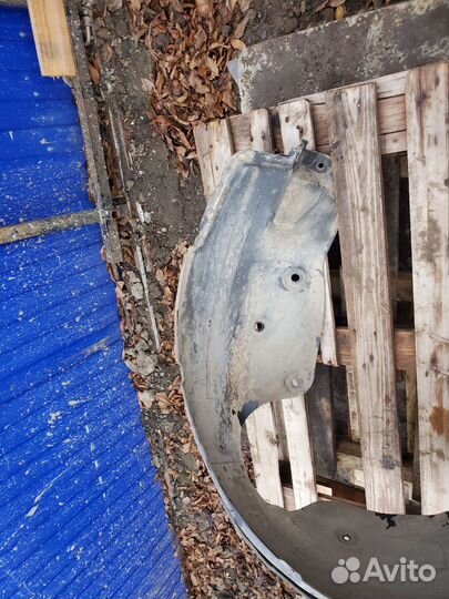 Подкрылок левый hyundai grand santa fe