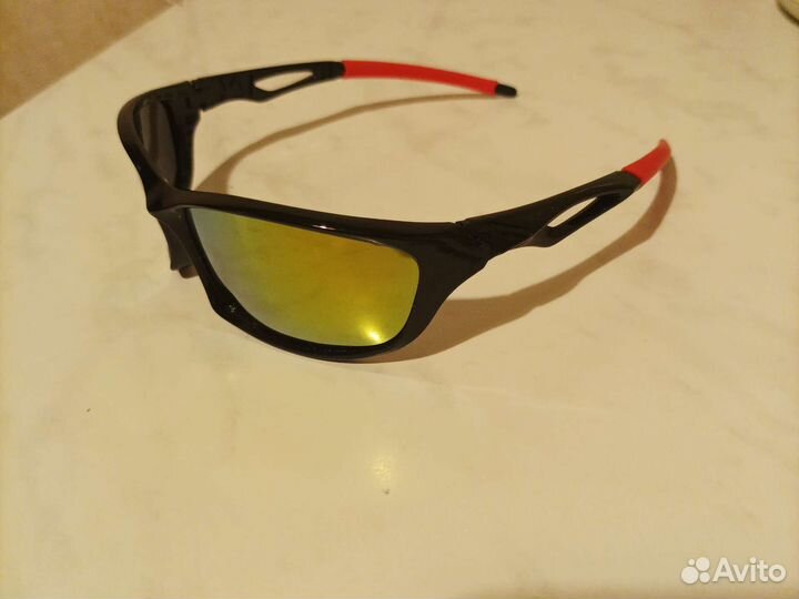 Спортивные солнцезащитные очки
