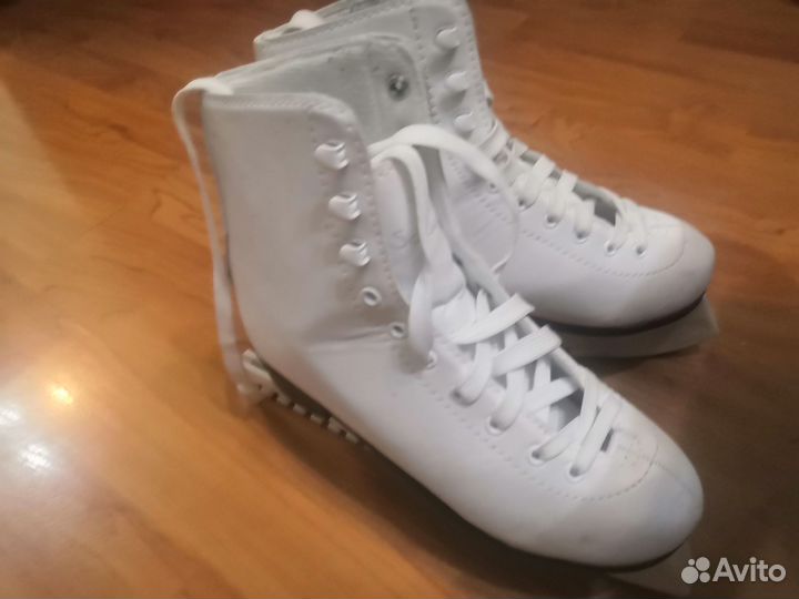 Коньки фигурные женские 37