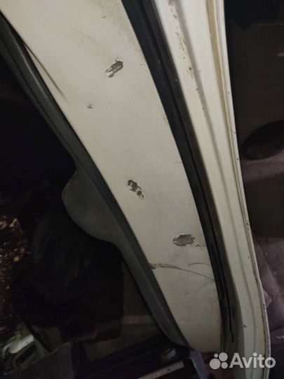 Дверь задняя правая Nissan Laurel 34