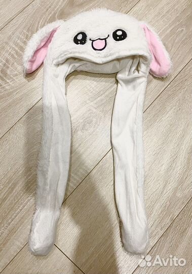 Шапка с двигающимися ушками