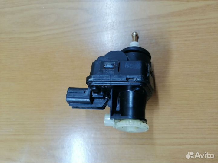 Электрокорректор фары Мазда 3 бк