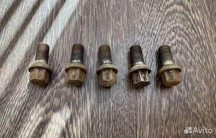 Колесные болты для докатки Mercedes Е-класс