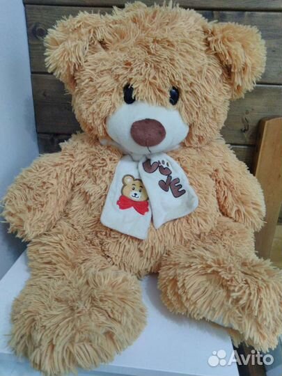 Большой плюшевый мишка