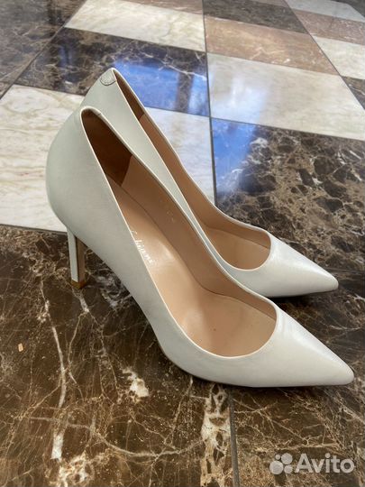 Туфли женские 39 размер натуральная кожа белые