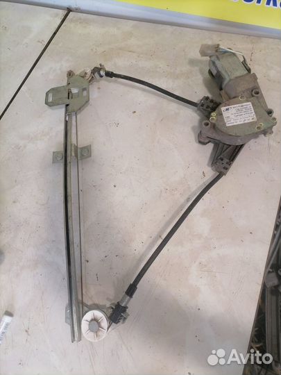 Стеклоподъемник передний левый LADA 2110