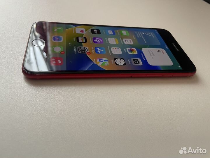 iPhone 8 Plus, 64 ГБ