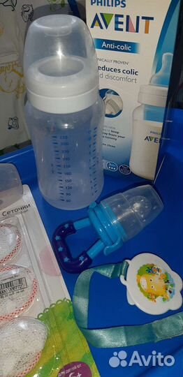 Бутылочка и аксессуары для кормления