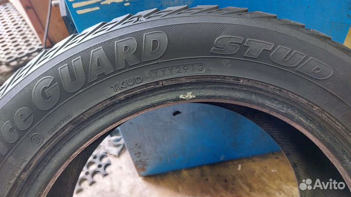 Yokohama Ice Guard IG35 215/55 R16 97T